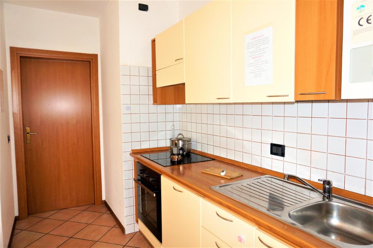 Apartment La Coccinella Riva del Garda Bagian luar foto